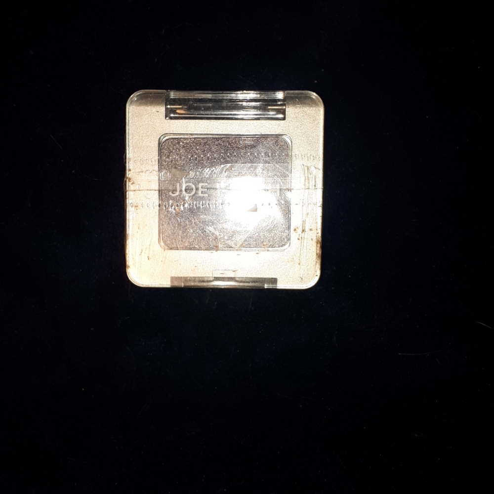 Eye shadow